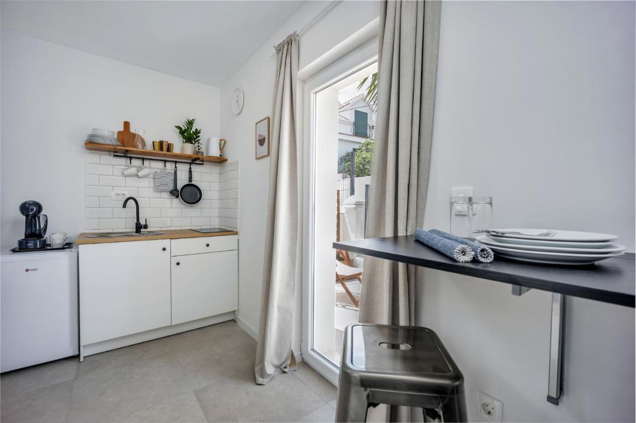 Studio Apartments Yucca, 2-Min To The Beach And 5 To Трогир Экстерьер фото
