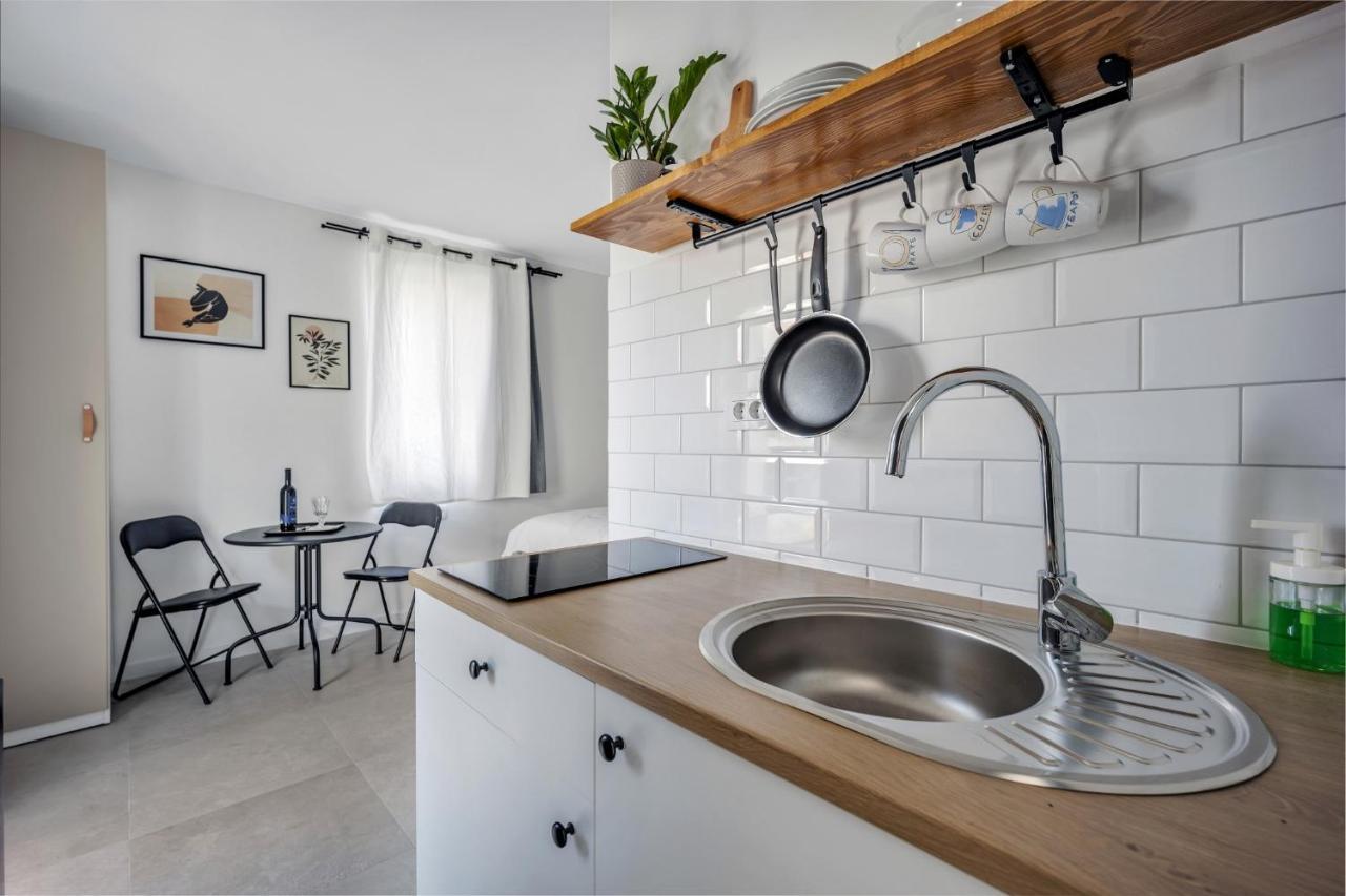 Studio Apartments Yucca, 2-Min To The Beach And 5 To Трогир Экстерьер фото