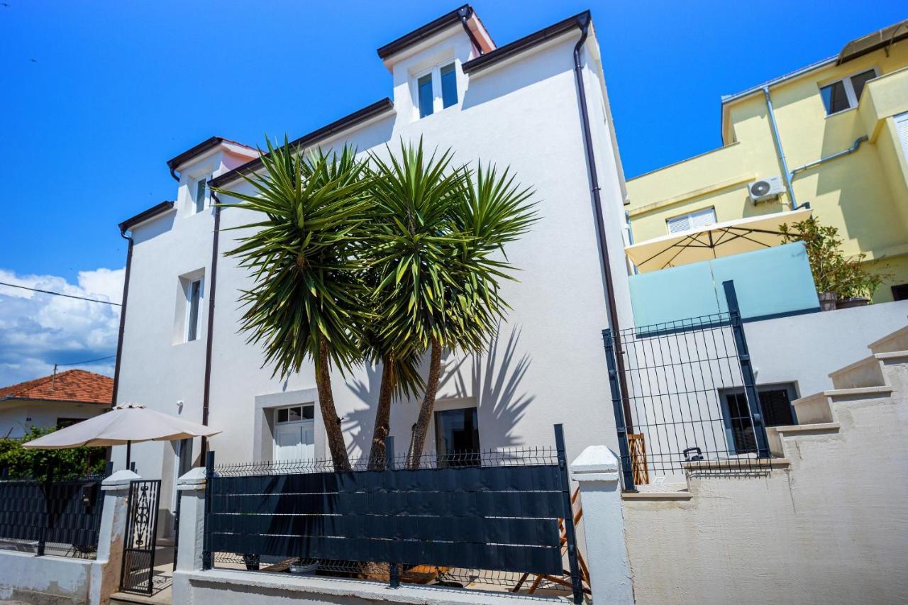 Studio Apartments Yucca, 2-Min To The Beach And 5 To Трогир Экстерьер фото